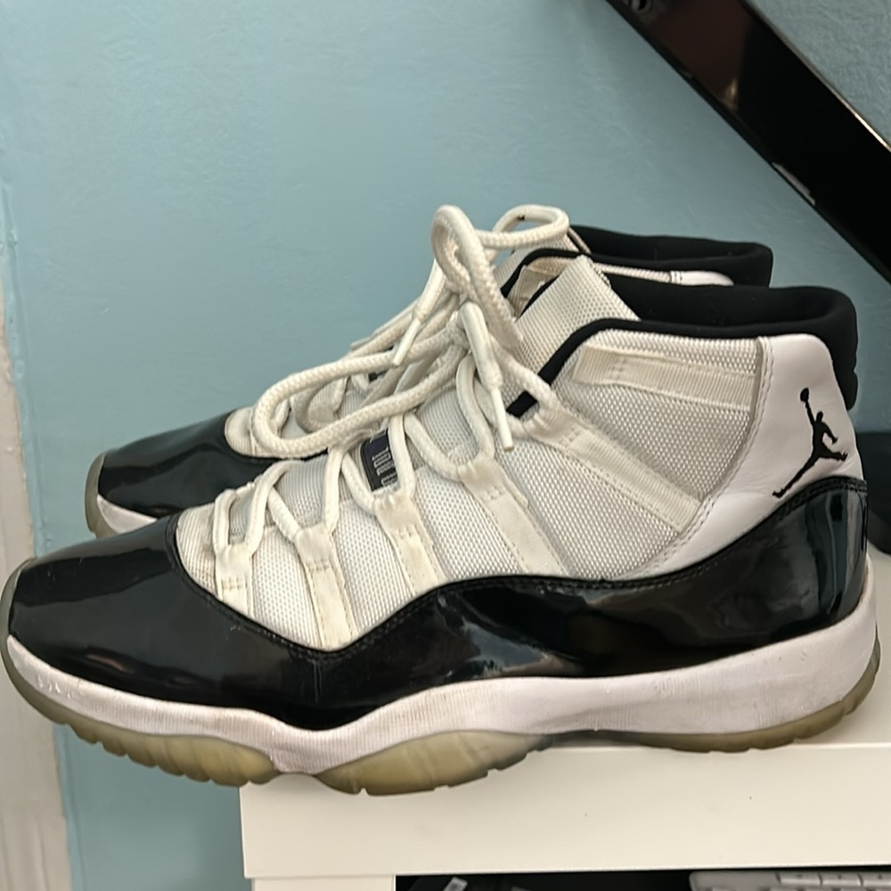 Jordan 11 concords worn still very nice - Picture 2 of 5